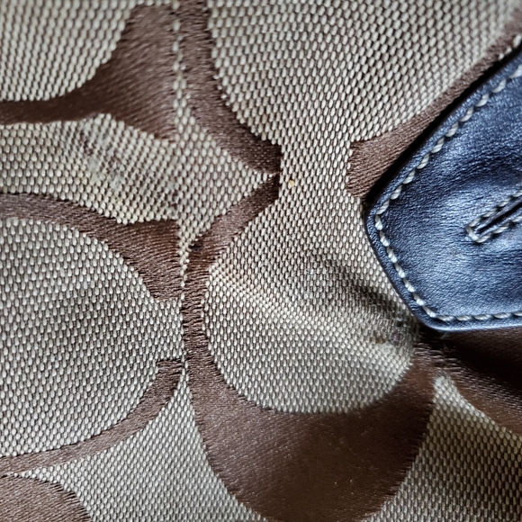 Coach Handbag Signature VGC - Picture 7 of 8